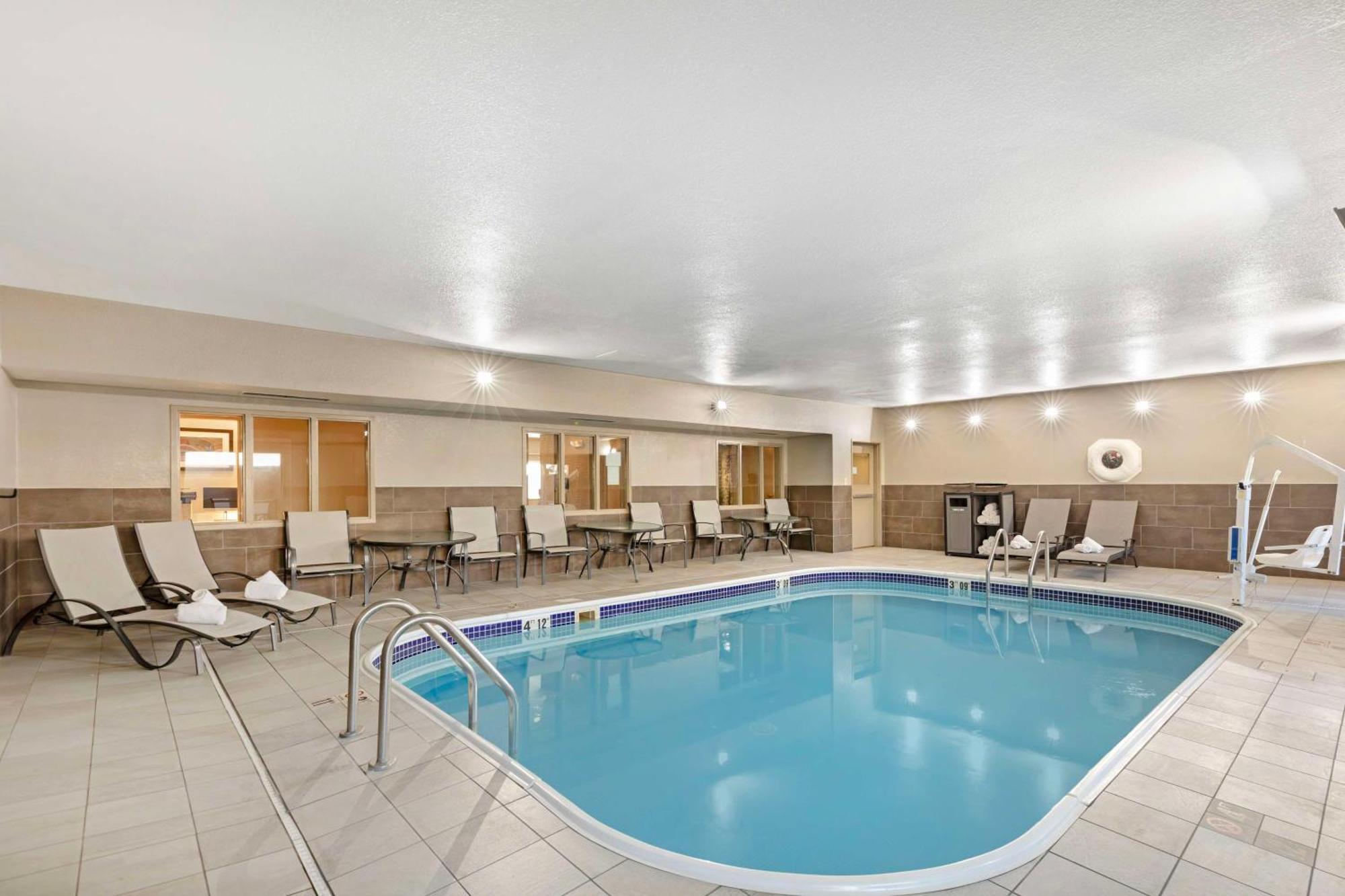 Best Western Грийли Екстериор снимка